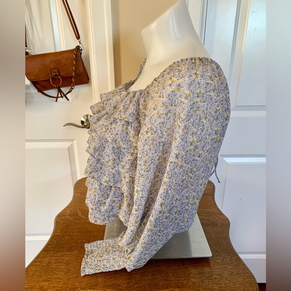 LN ASTR BLUE DITSY BLOUSE. FULLY LINED, RUFFLED FRONT, LONG SLEEVE-SMOCKED CUFF - Picture 2 of 8